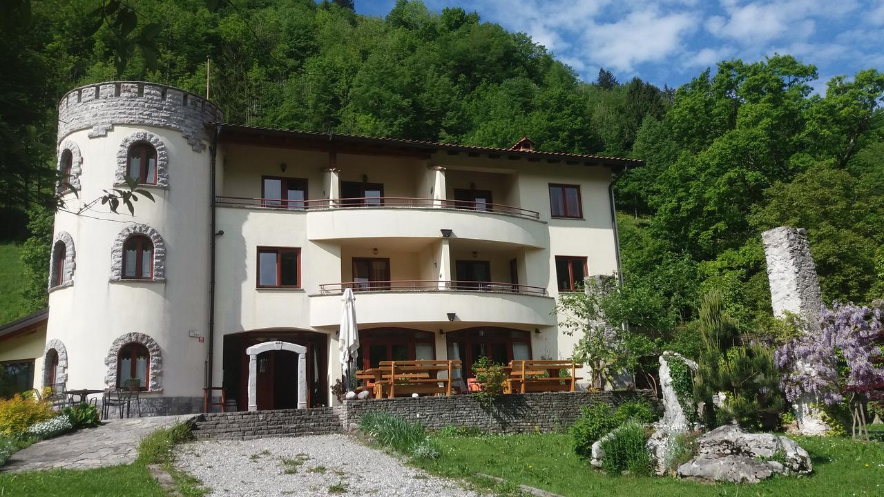מלון Idrija pri Baci Glamping Zlata Ribica מראה חיצוני תמונה